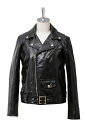 【正規取扱店】beautiful people 17S/S 定番ライダースジャケット vintage leather riders jacket ヴィンテージレザーライダースジャケット black(ブラック) (ビューティフルピープル):beautiful people ビューティフルピープル 17S/S beautiful people 新定番人気のライダースジャケット。 素材をリニューアルさせた、定番デザインのキッズサイズのライダースジャケット。 袖はハンティングジャケットに使用されるピボットスリーブにすることにより、窮屈さと袖の動きをカバーしたカッティングになっています。 新たな素材は、染色時に特殊なオイルを添加し、ベジタブル鞣し特有の芯の硬さが残らないよう加工し、ハリ感がありながら非常にオイルタッチな革に仕上げています。 製品で加工をかけた後、再度ハンドアイロンで伸ばすことにより、美しい地艶のある表情を与え、上品さの中にもカジュアル感のある仕上がりになっています。 SIZE 130 : 着丈47.0cm 肩幅35.0cm 身幅41.5cm 袖丈47.0cm 袖幅17.5cm 袖口幅12.0cm 裾幅42.0cm SIZE 140 : 着丈48.0cm 肩幅36.0cm 身幅43.0cm 袖丈50.0cm 袖幅18.0cm 袖口幅12.1cm 裾幅43.0cm 品番 : 1715402411 COLOR : BLACK FABRIC : SHEEP LEATHER (羊革) LINING : COTTON 50% CUPRA 50% できるだけ現物に近いお色で撮影することを心がけておりますが、光の具合により若干お色の見え方に誤差が生じる場合がございます事を御理解下さい。 http://hb.afl.rakuten.co.jp/hgc/g00qblm1.q0w82e2c.g00qblm1.q0w83c72/?pc=http%3A%2F%2Fitem.rakuten.co.jp%2Fthepark%2Fbeautifulpeople-vintage-riders-1%2F&m=http%3A%2F%2Fm.rakuten.co.jp%2Fthepark%2Fi%2F10009950%2F
