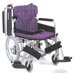 【車椅子】【車いす】【車イス】【送料無料】車椅子（カワムラ製）KA816-40B66%off送料無料 機能＝機能多数・スイングアウト・低床有り カワムラ製の大人気ロングセラー車椅子安定感があり、セラピーショップがお勧めしたい車椅子です。