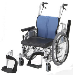 【車椅子】【車いす】【車イス】【送料無料】車椅子(日進製) KICKLL・キックル　39%off送料無料 機能＝アルミ・背折れ・肘掛け跳ね上げ・脚部スイングアウト・低床・足こぎ手こぎ対応モジュール式片麻痺の方、足こぎ移動をされる方向け最新型車椅子です。