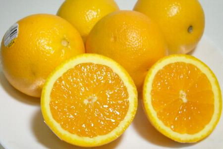アメリカ・カリフォルニア産バレンシアオレンジ　45個香りが良く生ジュースにすると美味しいです【オレンジジュース　最適】