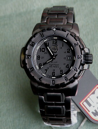 【LUMINOX】ルミノックス【6402BLACKOUT】ブラックアウトナイトホークエヴォリューションT25表記有り・海外直輸入品男性用腕時計メタルバンドメンズ　腕時計