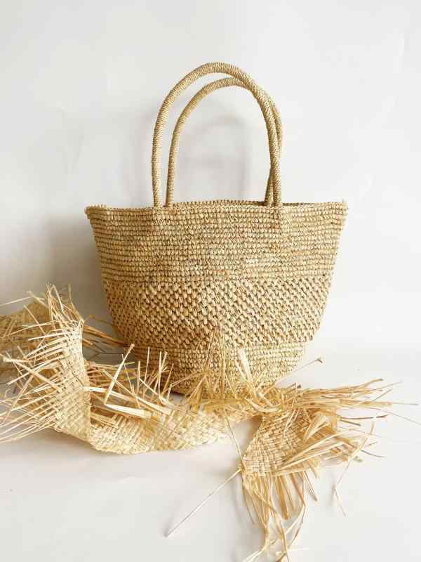トートバッグ レディース ラフィア 草編み かごバッグ バスケット型 手提げ 鞄 ナチュラル シンプル 春夏 リゾート 普段使い(x200)