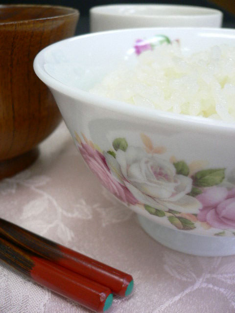 【洋陶器】ロイヤルアーデン　 ニューボーンチャイナ茶碗　No2ローズ【ローズ・ギャラリー】【キッチン】【洋陶器】花柄が可愛い洋風なイメージのお茶碗です