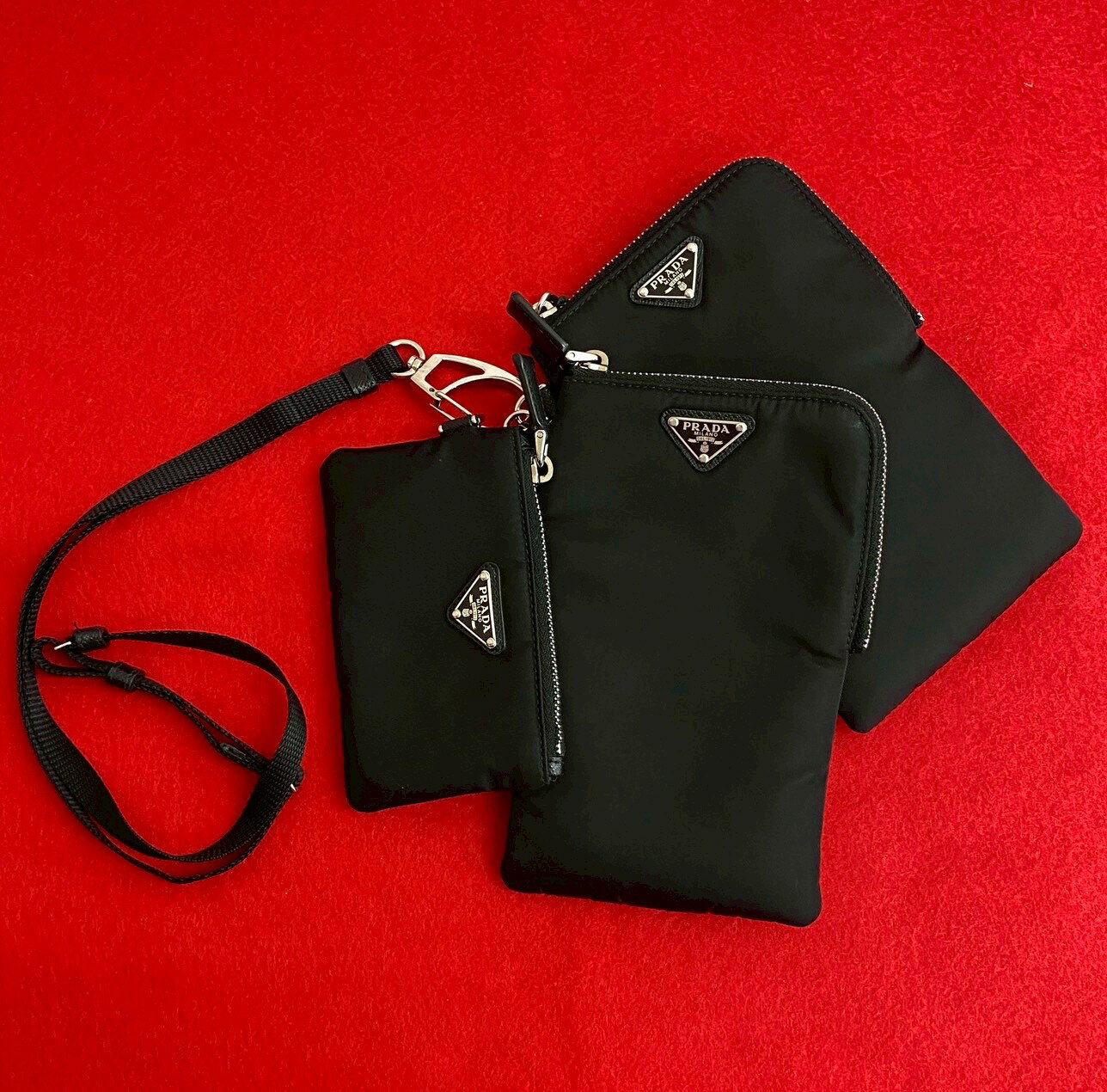 【ポイント2倍】ほぼ未使用 PRADA プラダ Re-Nylon リナイロン 三角ロゴ 金具 ナイロン ポーチ ショルダーバッグ スマホケース ブラック 黒 20924【送料無料】【中古】