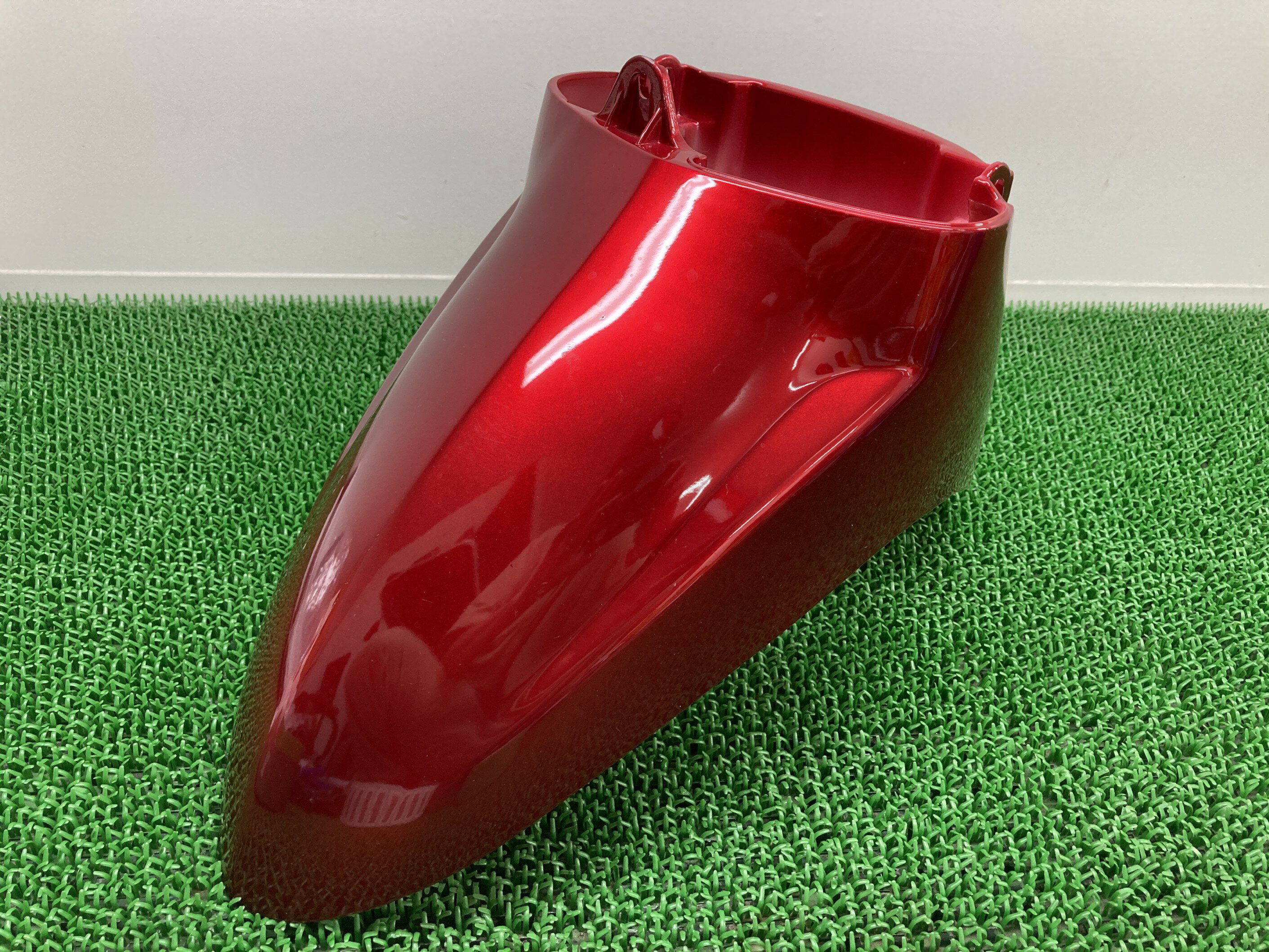 トゥデイフロントフェンダー赤M社外バイク部品AF67Todayノーマルタイプペイント素材に割れ欠け無し【中古】 58
