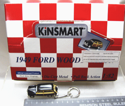 【PULLBACK】KINSMART　KEY CHAIN★1949FORD WOODY WAGON 黒