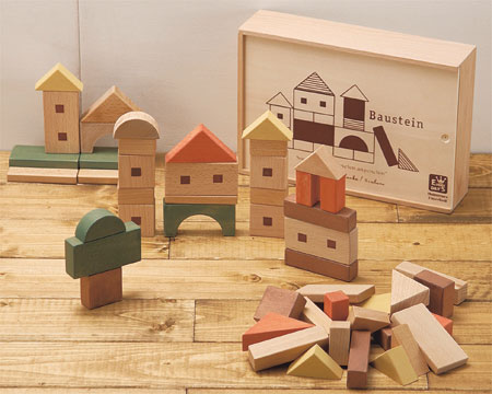 お家のパーツが詰まった楽しい小箱積み木のように遊べますキンダーシュピール　ビルディングブロック：木製
