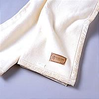 肌にやさしい無漂白無着色シルク100％毛布　送料無料！　　約5%OFFのセール価格で販売！