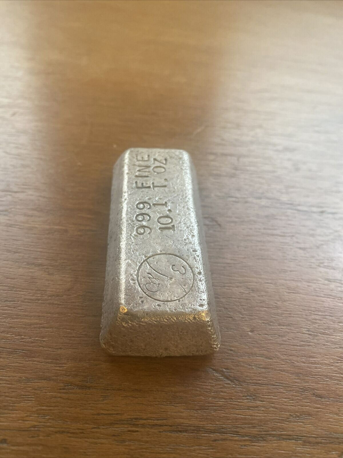 WECHSLER ENTERPRISES ヴィンテージ ポアード 10 オンス シルバー キットカット バーWECHSLER ENTERPRISES Vintage Poured 10oz Silver KitKat Bar