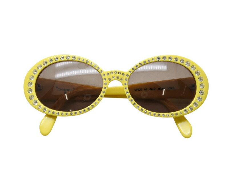 極美品 CHANEL シャネル オーバル サングラス アイウェア 05256 30858 ココマーク ラインストーン イエロー 中古 4b008682
