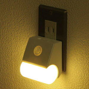 アイリスオーヤマ プラグ式LEDセンサーライト 電球色/ホワイト PSL-1A-L