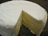 食べやすくて大人気！ ロイヤル プチ カマンベール 125g　カマンベールチーズ　賞味期限2012年9月3日