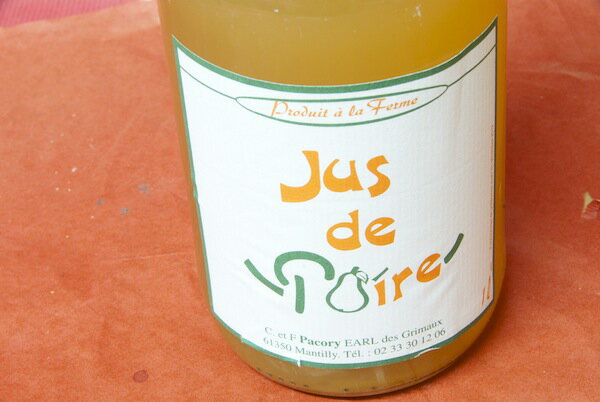 パコリ / ジュ・ド・ポワール　（洋ナシ・ジュース） 1,000mlノルマンディーで作られる洋梨ジュース！