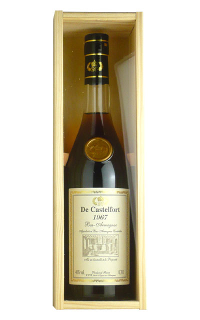 【木箱入】カステルフォール エクストラ（元詰）[1967]年古酒 豪華木箱入De Castelfort EXTRA 1967超高級ブランデーで有名なバ・アルマニャックのこだわり元詰の41年（熟成）もの古酒のエクストラ規格！