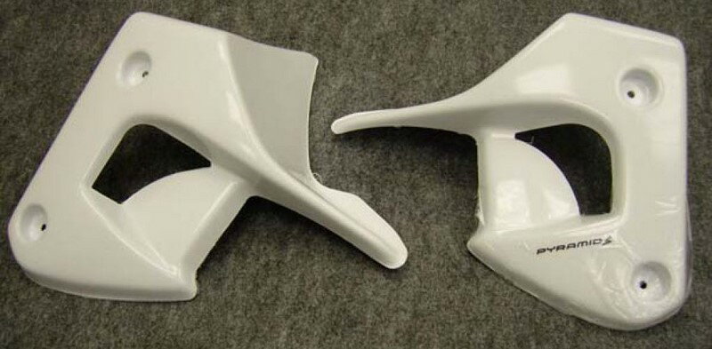 Pyramid Plastics / ピラミッドプラスチック Honda CB 1300 ラジエーターチーク 未塗装 1998-2013 | 21020U