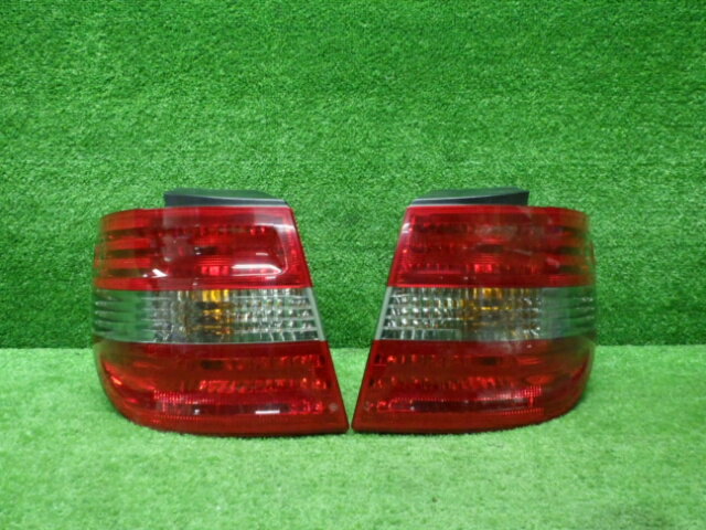 【中古】メルセデスベンツ　Bクラス　テールレンズ　左右セット　A169820　210118027中古 車 パーツ 中古パーツ 中古部品 カスタム 即発送