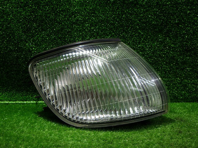 【中古】デリカ スペースギア 右コーナー ウインカーレンズ PD6W 120-87245 ミツビシ 251001223中古 車 パーツ 中古パーツ 中古部品 カスタム 即発送