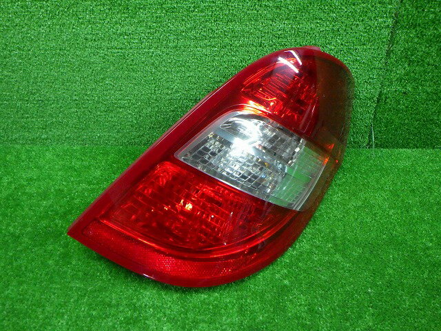 【中古】メルセデスベンツ　W169　Aクラス　右テールレンズ　89075862　230523113中古 車 パーツ 中古パーツ 中古部品 カスタム 即発送