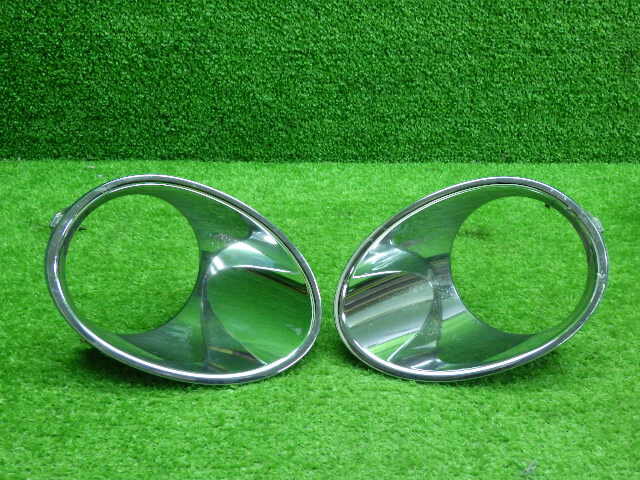 【中古】日産　U31　プレサージュ　フォグカバー　左右セット　191210165中古 車 パーツ 中古パーツ 中古部品 カスタム 即発送