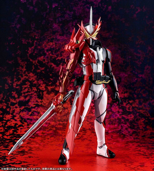 S.H.Figuarts 仮面ライダーセイバー ブレイブドラゴン　塗装済み完成品〔BANDAI SPIRITS〕（201009予約開始）