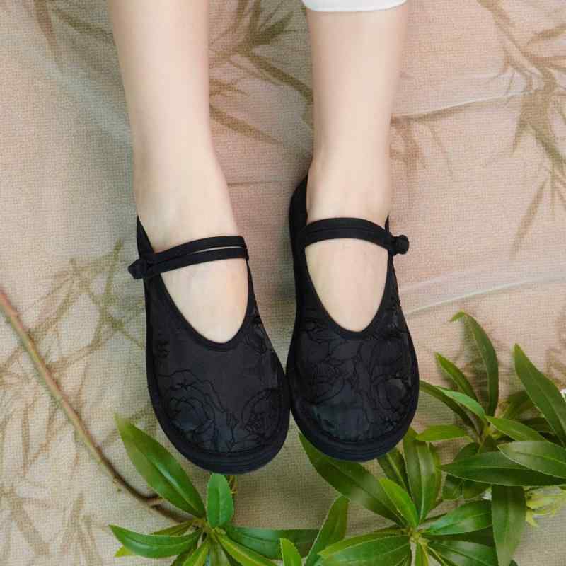 布靴 レディース スリッポン 老北京 民族風 レトロ 千層底 花柄 刺繍 キャンバス ローカット フラットヒール ラウンドトゥ 通気性 普段使い 春秋 黒 ブラック