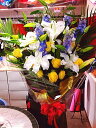 bu006 花束 バラ ユリ 記念日 花 お祝い 誕生日 ギフト 開店 祝 バースデー 舞台 公演 コンサート 発表会 ライブ 個展 イベント 生花 プレゼント 式典 劇場 フラワー 季節 卒業 卒園 退職 異動 生誕 送料無料