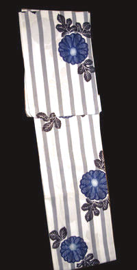 SAORI-AKIMOTO　NO2白地にグレーの縦縞に絞り菊柄送料無料