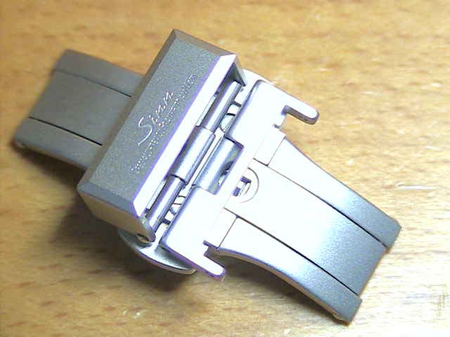 【SINN】 ジン 腕時計 　Sinn　純正バンド　ベルト　（18mm）　バタフライ　バックル　SSマット　 全国送料180円のメール便がご利用いただけます。