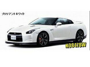 NISSAN　GT−R　2010ブリリアントホワイト【入荷予定品】1／18