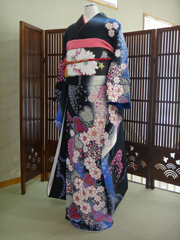 【黒地弥生桜】【貸衣装】【振袖】【結婚式】【卒業式】【フルセット】【rental】【振り袖】【往復送料無料】【女性和服】【フリソデ】【furisode】【きものレンタル】【振袖セット】