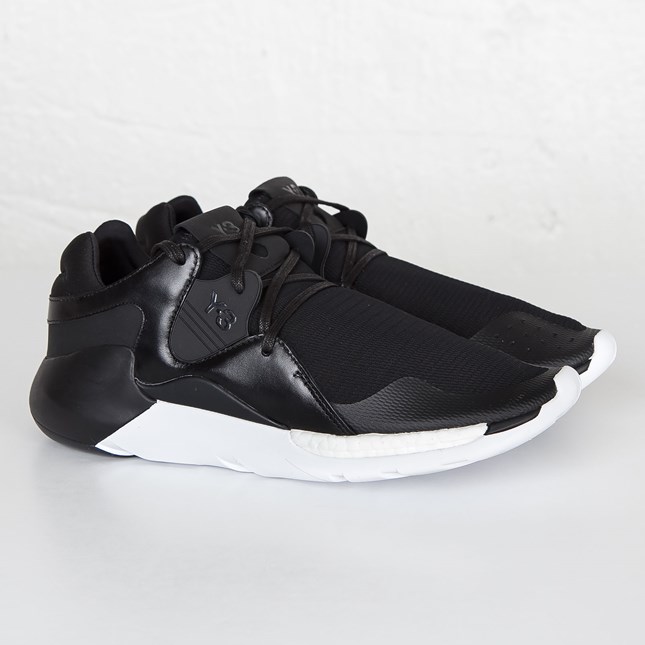送料無料 店舗限定 海外限定 Men's メンズ 日本未発売 adidas Y-3 QR Knit Run Core Black Core Black FTWR White AQ5497 アディダス ワイスリー QR ニット ラン ブラック ホワイト 黒 白 スニーカー 靴 おしゃれ かわいい 人気 激安