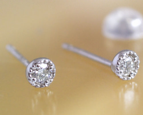 4月誕生石 ダイヤモンド0.1ct スタッド ピアス【K14ホワイトゴールド(K14WG)】【送料無料】国産 日本製/製造オーダー品 約20日間納期【コンビニ受取対応商品】