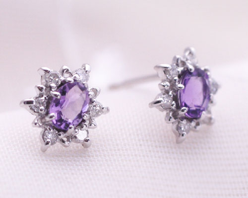 2月/4月誕生石 アメジスト/ダイヤモンド0.12ct(カラット)ピアス「アイリス フラワー」【K14ホワイトゴールド(K14WG)】【送料無料】国産 日本製/製造オーダー品 約20日間納期【コンビニ受取対応商品】