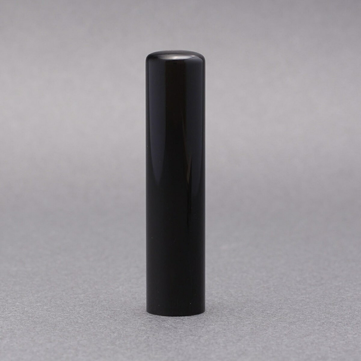 印鑑/認印/本黒水牛・染無(高級芯持)/印鑑サイズ・13.5mm/印鑑10年保証付/印鑑プレビュー無料/印鑑ケース別売/トップクラスの匠-大周先生の美しい印影を匠の技で彫る超高級印鑑☆印鑑 銀行印 送料無料 売れ筋☆