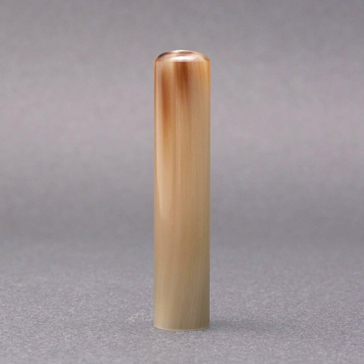 印鑑/認印/オランダ水牛色上・牛角色(高級芯持)/印鑑サイズ・12mm/印鑑の側面のアタリ選択有/印鑑10年保証付/印鑑プレビュー無料/印鑑ケース別売/トップクラスの匠-大周先生の美しい印影を匠の技で彫る超高級印鑑☆印鑑 銀行印 送料無料 売れ筋☆