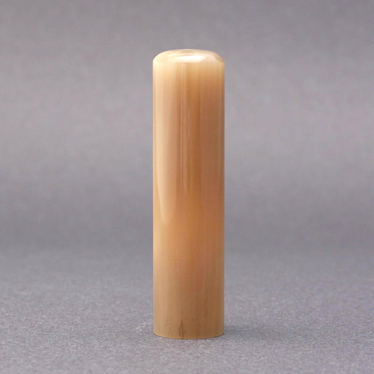 印鑑/認印/オランダ水牛色上・牛角色(高級芯持)/印鑑サイズ・15mm/印鑑の側面のアタリ選択有/印鑑10年保証付/印鑑プレビュー無料/印鑑ケース別売/トップクラスの匠-大周先生の美しい印影を匠の技で彫る超高級印鑑☆印鑑 銀行印 送料無料 売れ筋☆