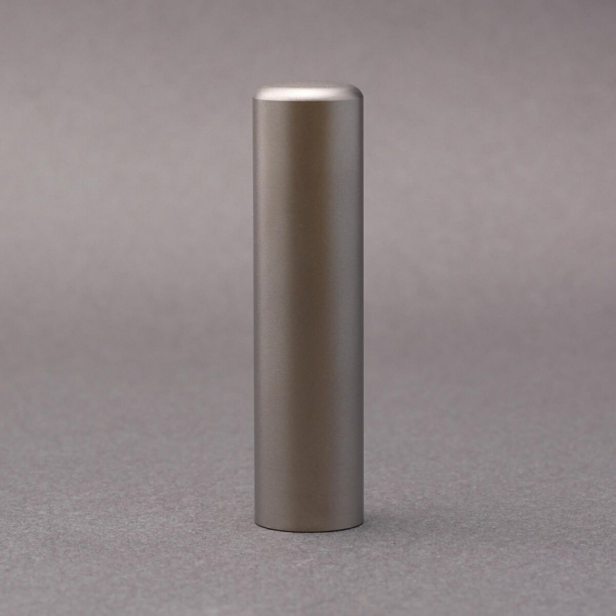 チタン印鑑/認印/シルバーブラストチタン/印鑑サイズ・15mm/印鑑10年保証付/印鑑プレビュー無料/印鑑ケース別売/ハイクラス上彫り職人の美しい印影を機械彫刻チタン印鑑