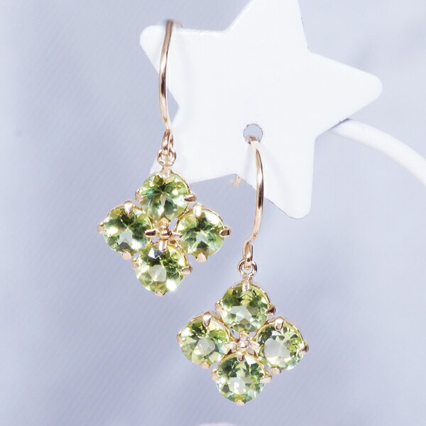【四つ葉モチーフがかわいい!】18金ペリドットフックピアス(PA9032)