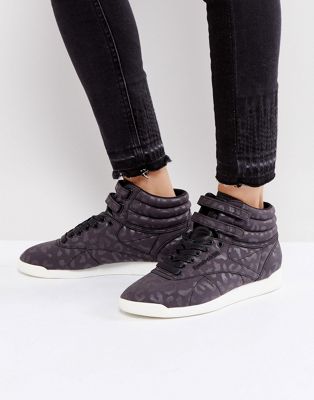 フリースタイル リーボック ブラック 黒 クラシック ハイ reebok classic freestyle high trainers in black 靴 レディース靴