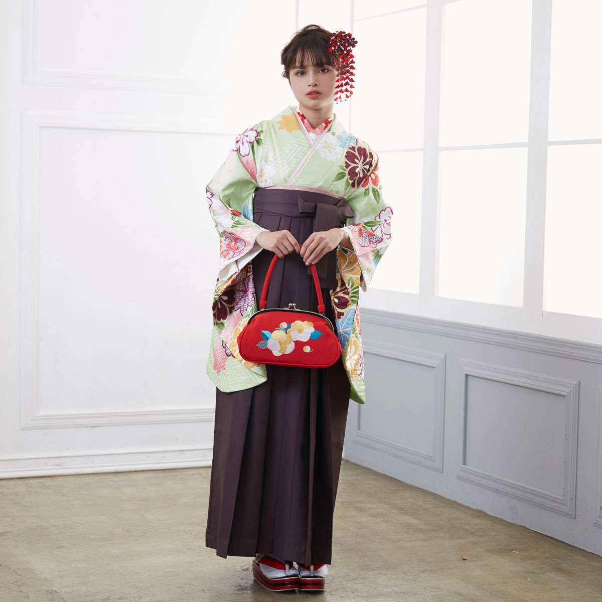 卒業式 袴 レンタル 女 袴セット 女性 卒業式袴セット【G633】若草色 雪輪に桜菊花卒業式 レンタル ハカマ 着物 フルセット 貸衣装 二尺袖 女 袴 かしいしょう 袴セット /fy16REN07