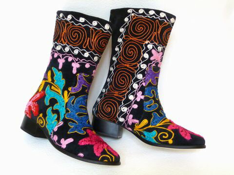 《待望の新入荷!!》可愛い刺繍がお薦め【エスニックでフォークロア!!】トルコ製ウズベキスタンのスザニを使ったブーツ:37号(日本サイズ23.5)【RCP】【P08Apr16】