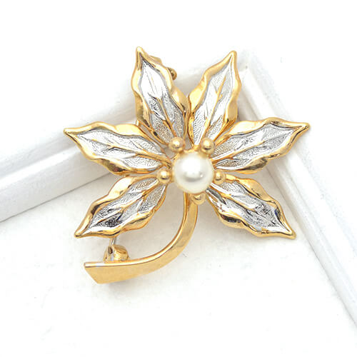 樂天商城 - ドイツ製 ブローチ パール レディース ゴールド シルバー 植物モチーフ 入学式 卒業式 入園式 卒園式