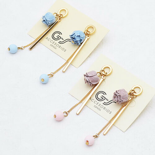 バラモチーフピアス ぶら下がり 揺れるピアス 上品 エレガント お出かけ