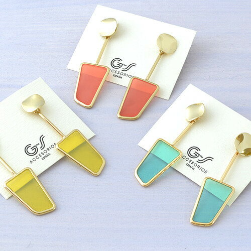 ピアス　ステンドグラス風　大ぶり　パステルカラー　ゴールドプレート　エレガント　かわいい　華やか