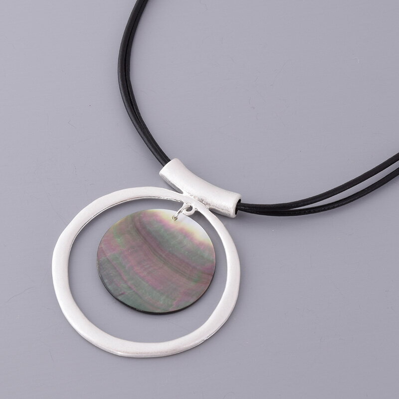 樂天商城 - シェルパーツペンダント ネックレス 紐 サークル ブラック 大人 上品 人気 コスチュームジュエリー