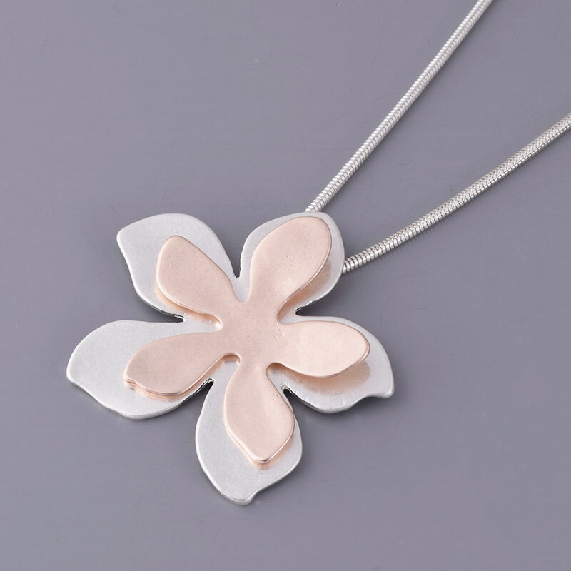 [20% 오프 쿠폰] 플라워 펜던트 목걸이 실버 롱 고급 어른 인기 여성 액세서리