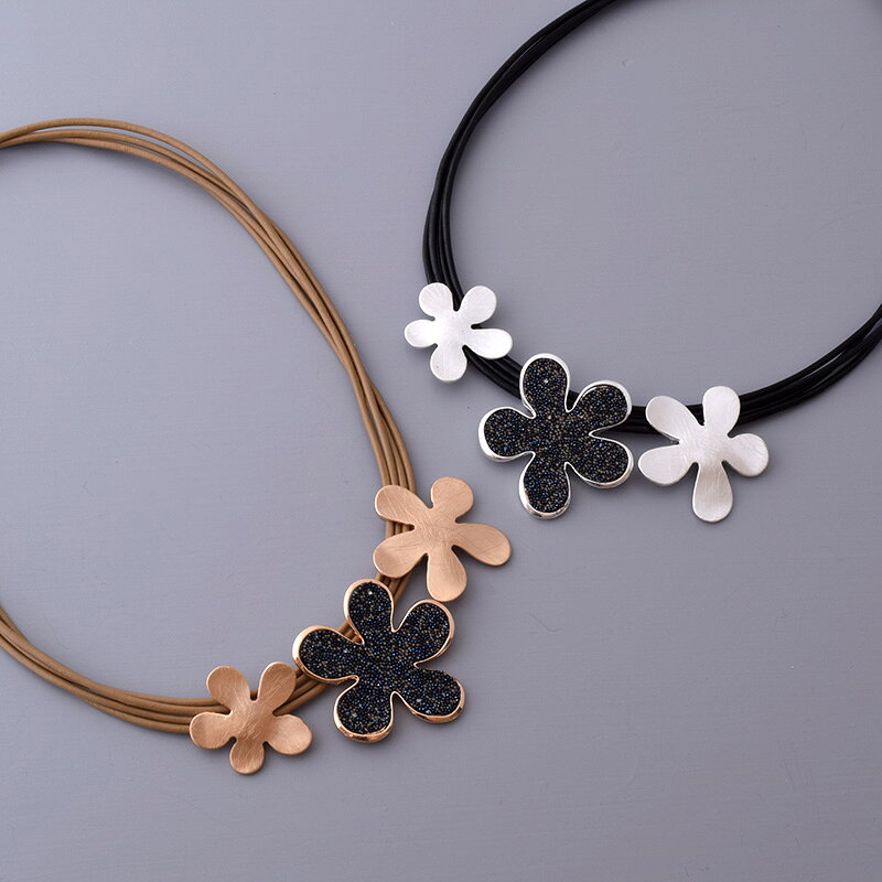 樂天商城 - フラワーペンダントネックレス 花 おしゃれ 大ぶり カジュアル レディースアクセサリー プレゼント