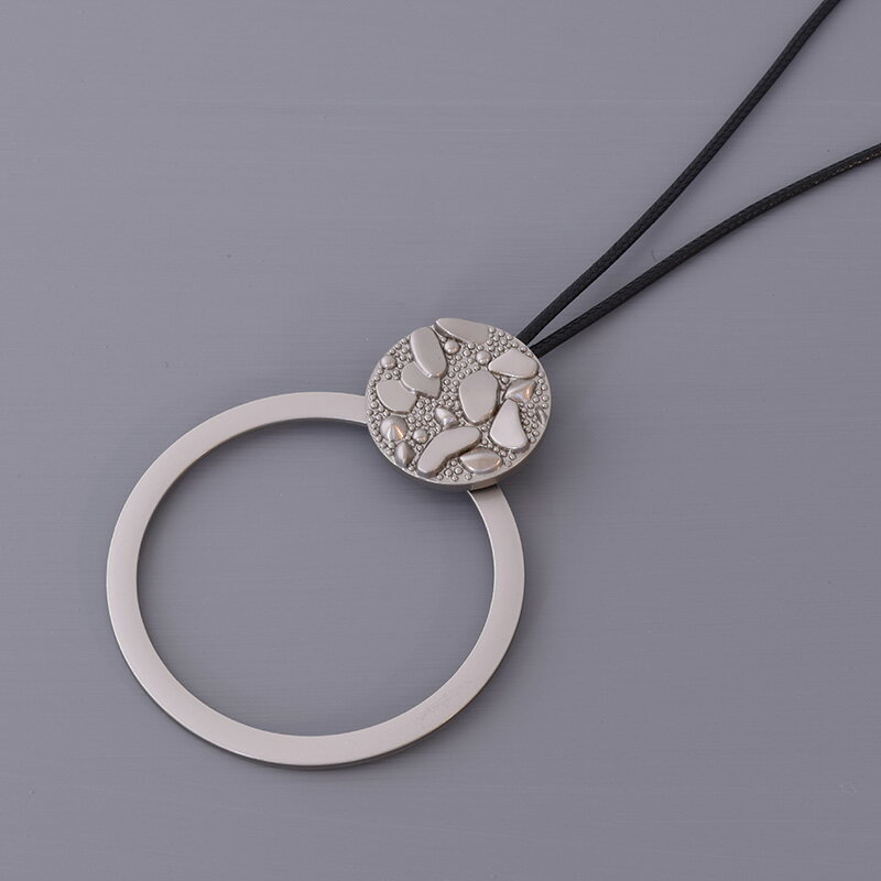 樂天商城 - 【10%OFFクーポン本日限定】ネックレス ロング メタリック サークルペンダント レディースアクセサリー パーティー 人気 流行 上品 コスチュームジュエリー