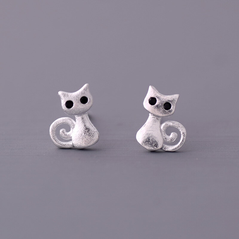 樂天商城 - ピアス しっぽの丸まったねこ 猫 にゃんこ 金属アレルギー つけっぱなし シンプル 小さい 小さいピアス 小ぶり つけっぱなしピアス 小さめピアス かわいい セカンドピアス 大人 silver925 シルバー925