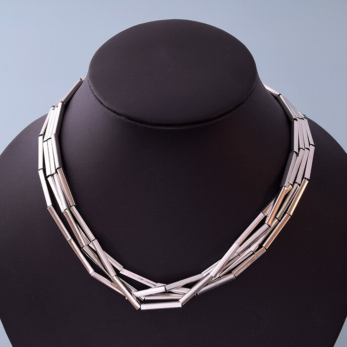 樂天商城 - 多連メタルチューブ ネックレス パイプデザイン 4連レイヤードデザイン 重ね付け 大人 上品 エレガント